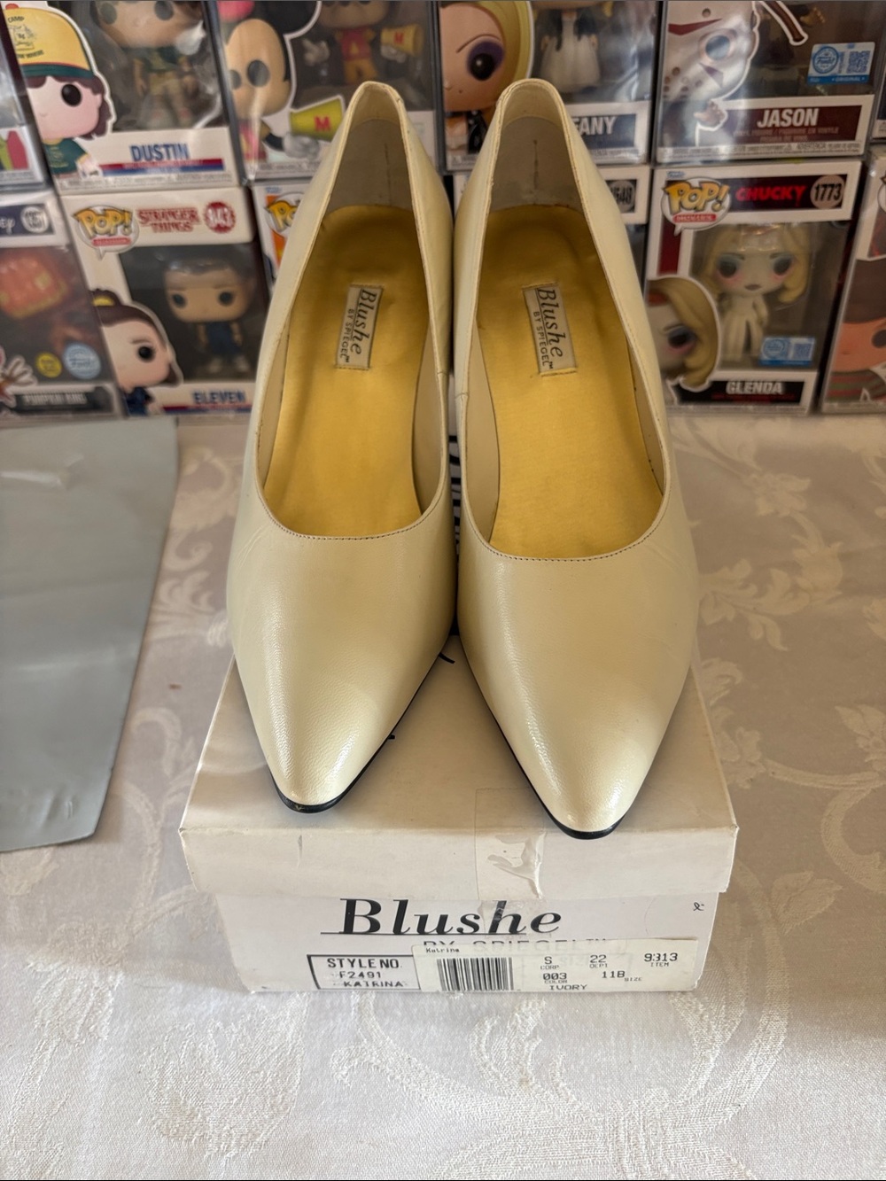 Blush Cream Pointed-Toe Women's Pumps ivory